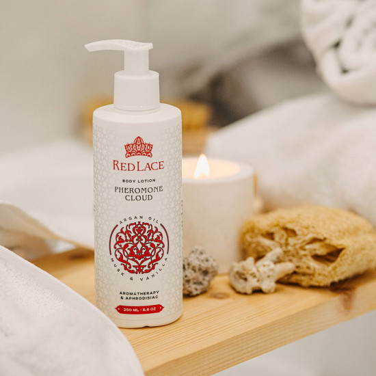 Лосьон для тела с феромонами Red Lace Pheromone Cloud - 250 мл.